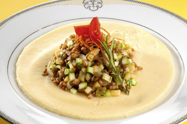 Cozinha Econômica: Ragu com abobrinha e polenta