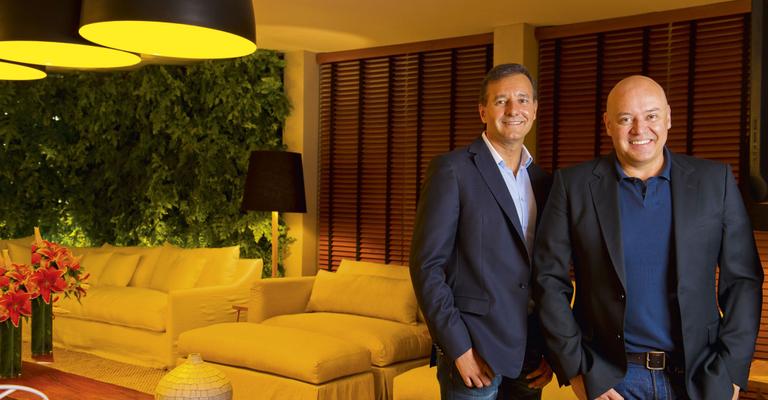 Olegário de Sá e Gilberto Cioni falam sobre a criação do Lounge CARAS no SPFW