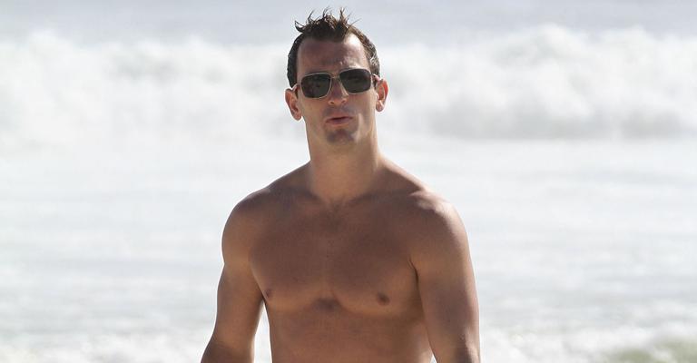 Diego Hypolito descansa dos treinos no Rio