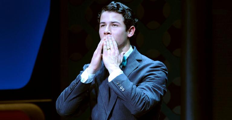 Cantor Nick Jonas estreia em show da Broadway