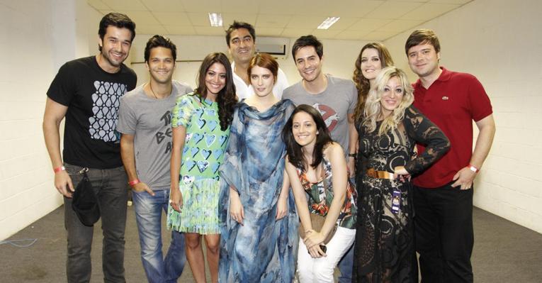 Famosos vão ao camarim da banda Florence and The Machine