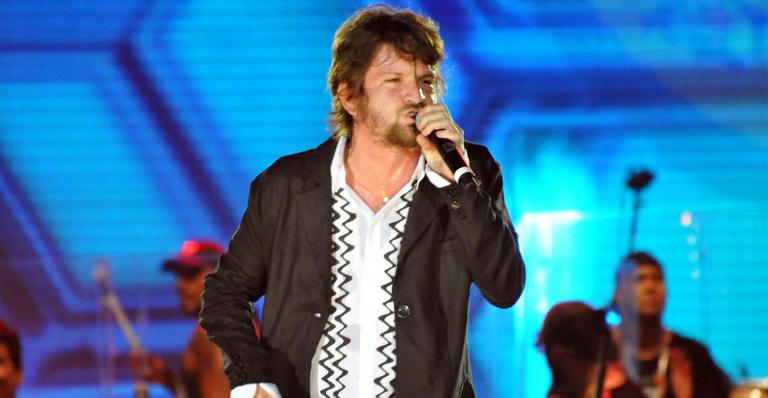 Após o carnaval de 2013, Saulo Fernandes deixa os vocais da banda EVA