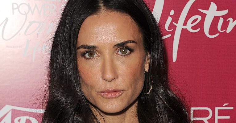 Após período de reabilitação, Demi Moore descansa no Caribe
