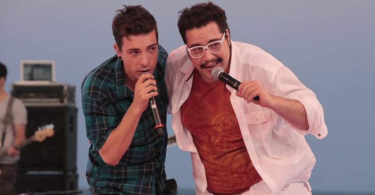 Di Ferrero e Tiago Abravanel em parceria no ‘Caldeirão’