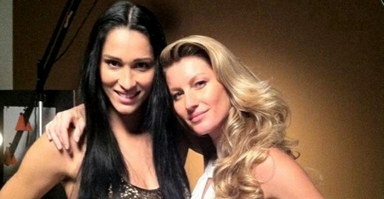 Gisele Bündchen elogia o cabelo da jogadora de vôlei Jaqueline