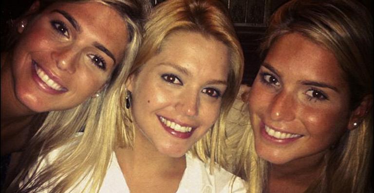 Thais Fersoza registra momento ao lado das amigas Bia e Branca Feres