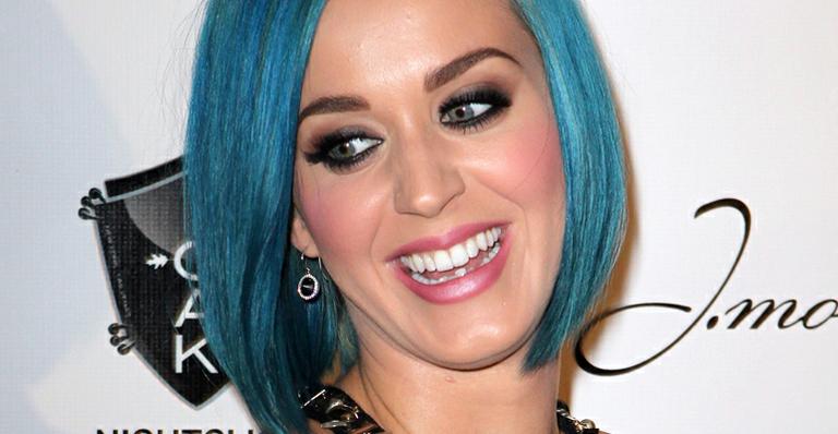 Katy Perry paga US$ 50 mil em aula de culinária durante leilão