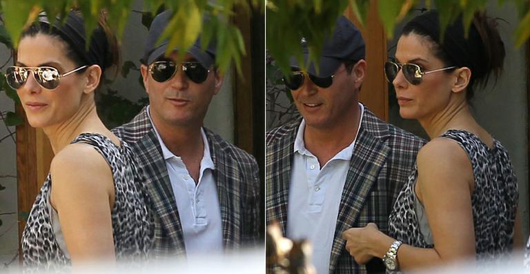 Sandra Bullock aparece com homem misterioso por Los Angeles