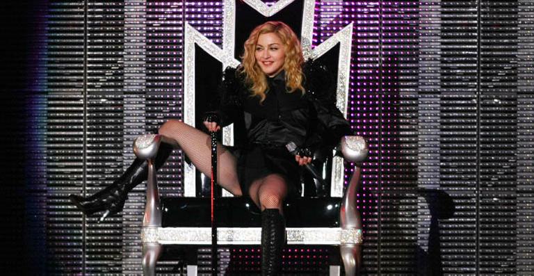 Saiba o que Madonna prepara para o Super Bowl 2012