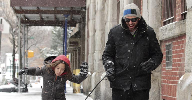 Estripulias de Hugh Jackman e Ava na neve