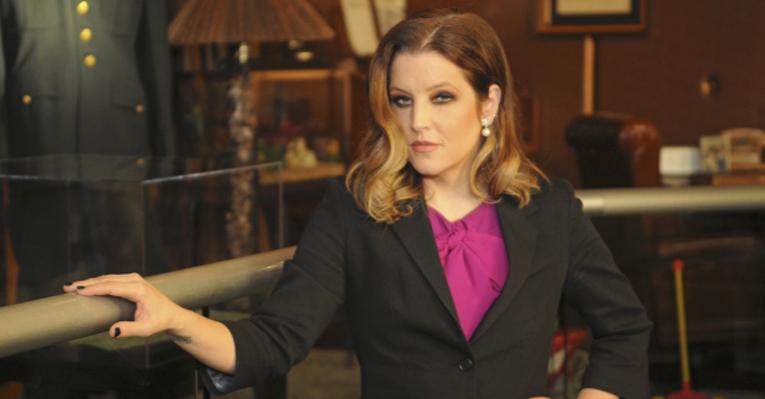 Lisa Marie Presley, filha de Elvis Presley, abre exposição sobre sua infância em Graceland