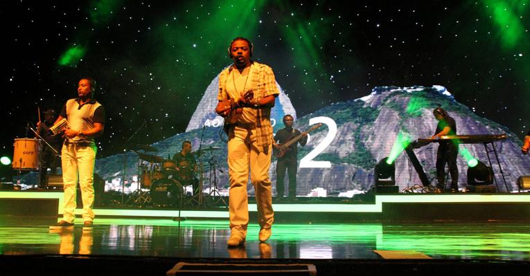 Grupo Revelação faz show para plateia vip no Rio