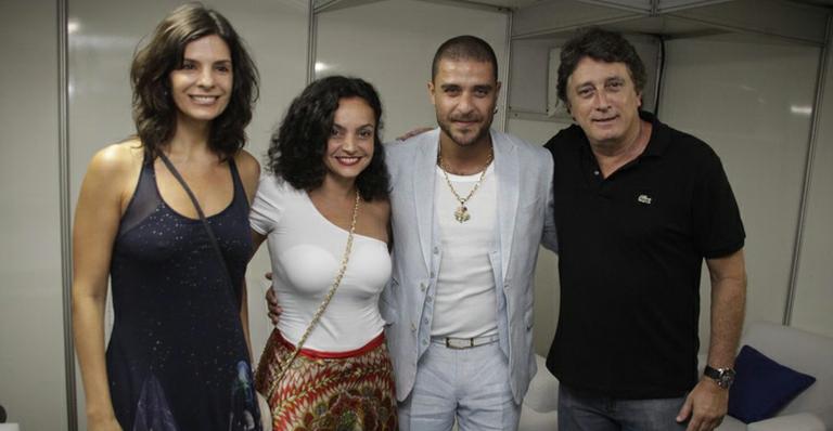 Diogo Nogueira canta para estrelas em festival