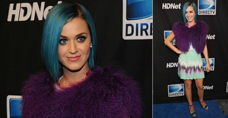 Com look chamativo, Katy Perry participa de evento esportivo em Indianápolis