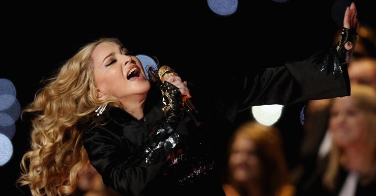 Famosos nacionais e internacionais comentam a apresentação de Madonna no intervalo do Super Bowl