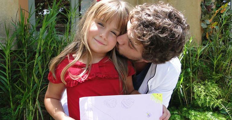 A Vida da Gente: Médico avisa que Júlia vai precisar de transplante