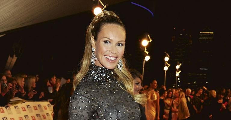 Elle Macpherson revela como se sente segura no tapete vermelho