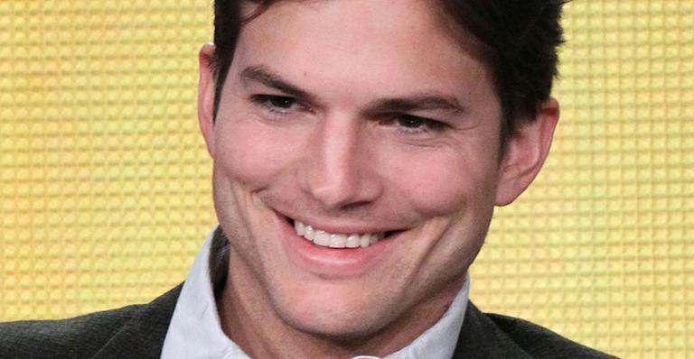 Ashton Kutcher compra ida ao espaço