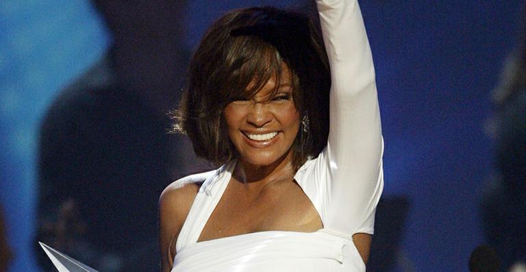 Whitney Houston influenciou geração de estrelas como Celine Dion, Jennifer Lopez e Mariah Carey
