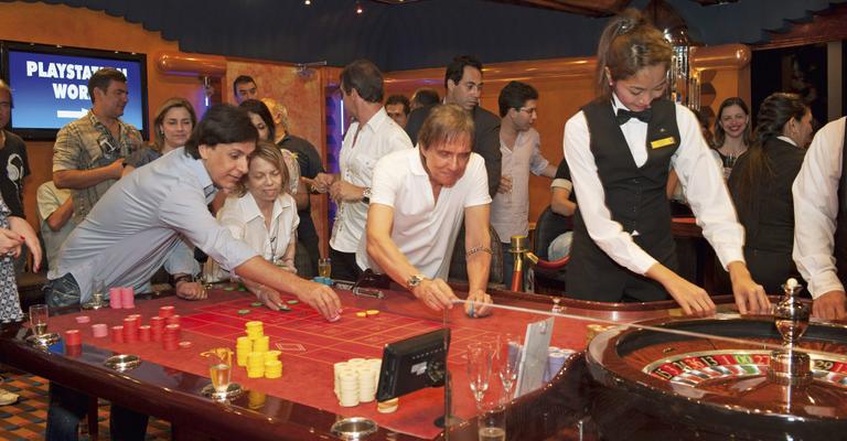 Roberto Carlos: noite no cassino com convidados