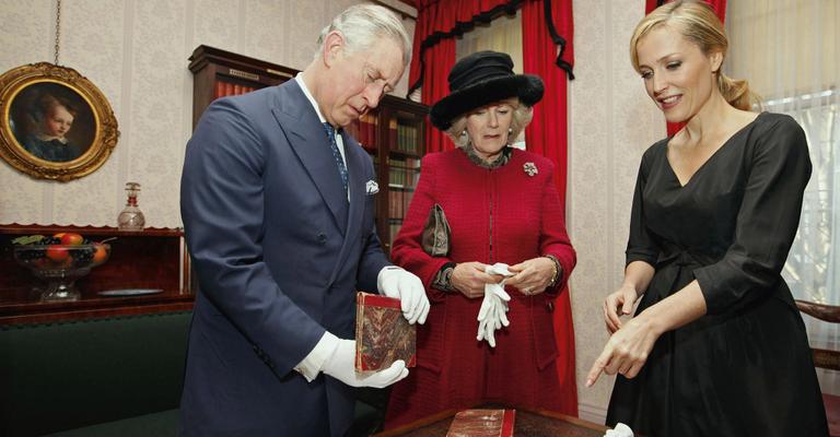 Charles e Camilla: homenagem a Dickens