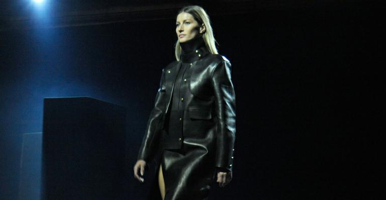 Gisele Bündchen desfila para Alexander Wang na Semana de Moda de Nova York