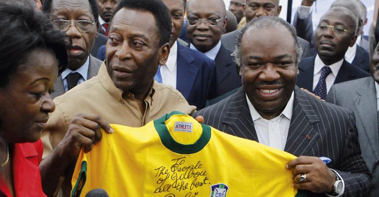 Homenagem ao rei: Pelé ganha busto no Gabão