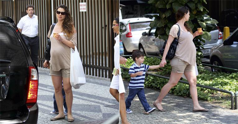 Lavínia Vlasak e Felipe à espera do bebê