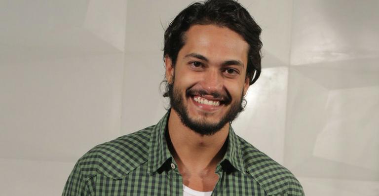 Em ‘Amor, Eterno Amor’, Raphael Viana ganha novos amigos: os búfalos