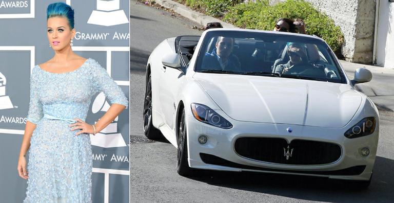 Katy Perry faz test drive em carro de luxo avaliado em R$ 900 mil