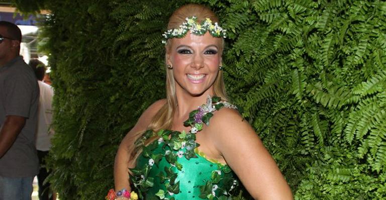 Carla Perez anima baile infantil de Daniela Mercury em Salvador