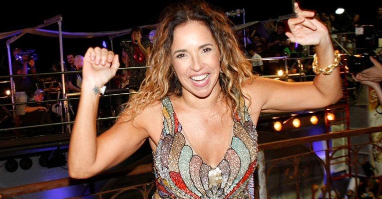 Daniela Mercury confere o seu camarote em Salvador