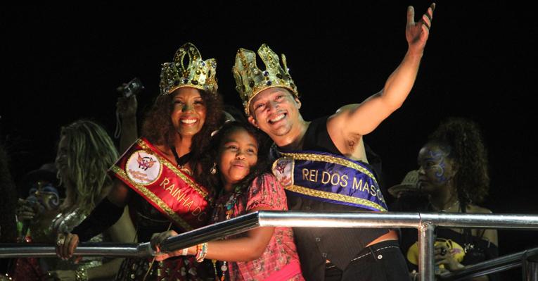 Fábio Lago e Isabel Fillardis: rei e rainha do ‘Bloco dos Mascarados’