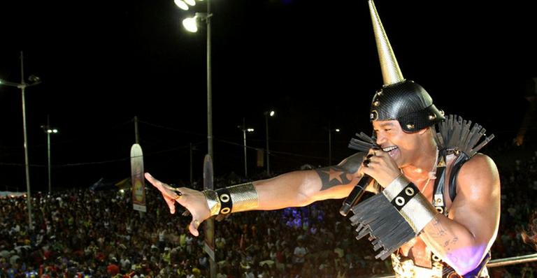 Léo Santana vira faraó em sua apresentação no carnaval de Salvador