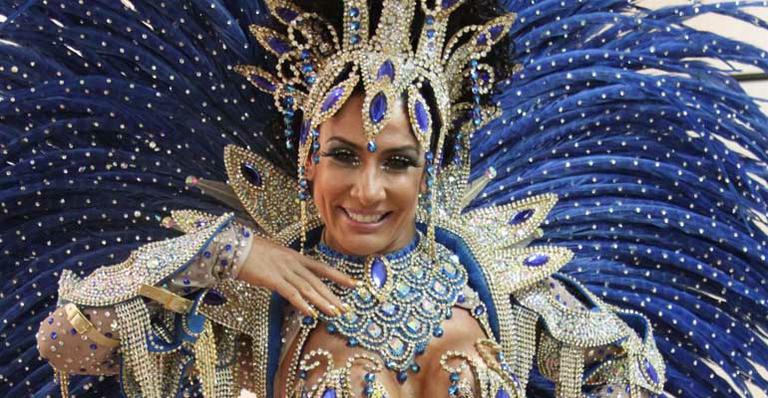 Scheila Carvalho brilha na Sapucaí para desfile no Grupo de Acesso