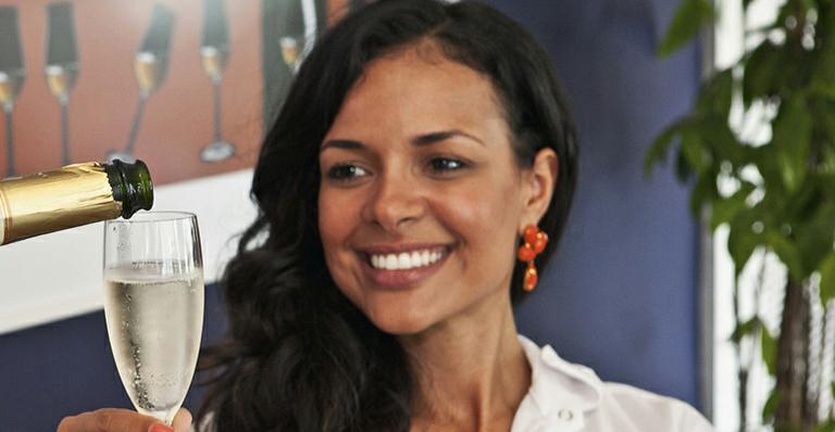 Michelle Alves vestirá cristais na avenida do samba
