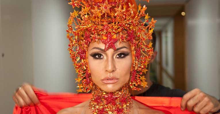 Acompanhe o making of da Sabrina Sato para o desfile da Gaviões da Fiel