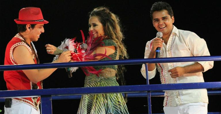 Daniela Mercury é homenageada por Boi Garantido em Salvador