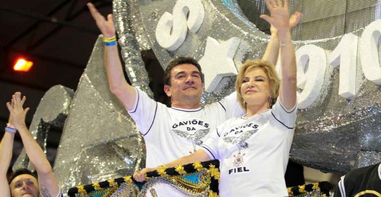 Gaviões da Fiel homenageia Lula com D. Marisa