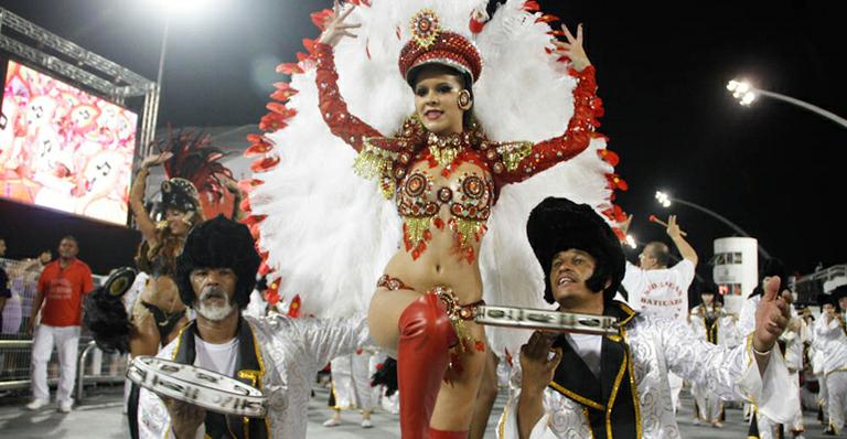 Sophia Reis : musa de Raul Seixas em desfile da Unidos de São Lucas
