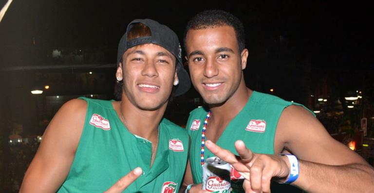 Neymar aprende coreografia de ‘Bolimbolacho’ para a comemoração de seus gols