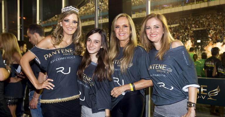 Ticiane Pinheiro vive inesquecível carnaval em família