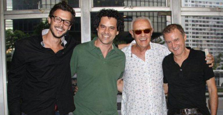 Vips prestigiam peça com direção de Bruno Garcia