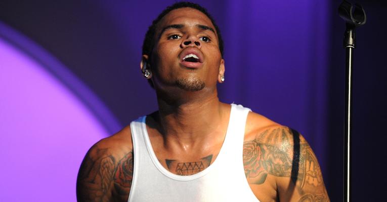 Chris Brown pode ser preso por roubar um celular