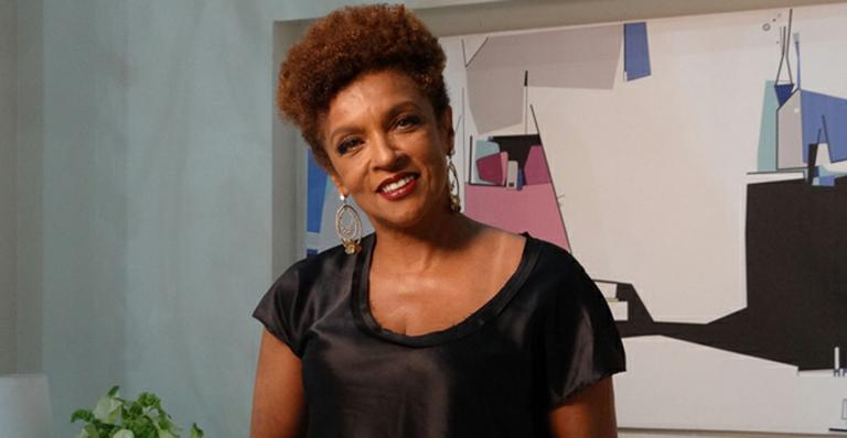 Elisa Lucinda celebra a primeira vilã de sua carreira
