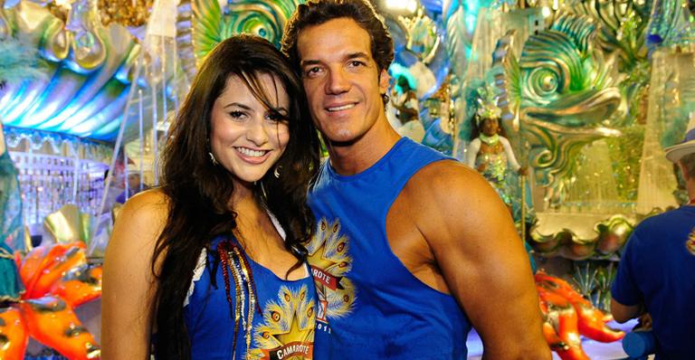 Carlos Machado encantado por seu amor de carnaval