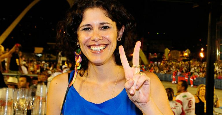 Após encerrar temporada de ‘Eu Te Amo’, Juliana Martins cai no samba