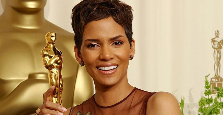 Halle Berry cancela participação no Oscar devido à perna quebrada