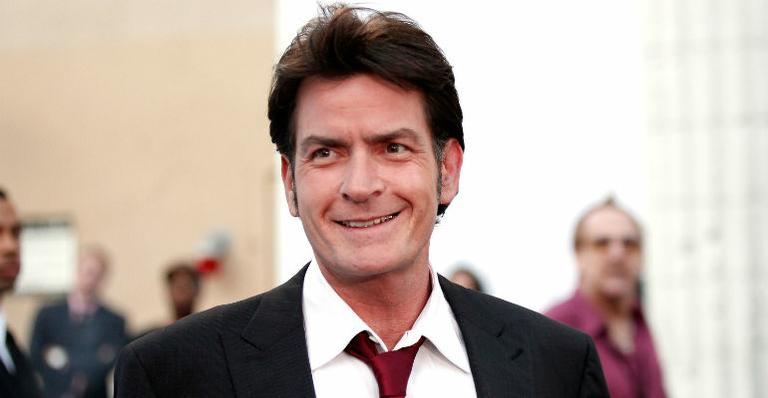 Charlie Sheen planeja aposentadoria após o fim de seu seriado