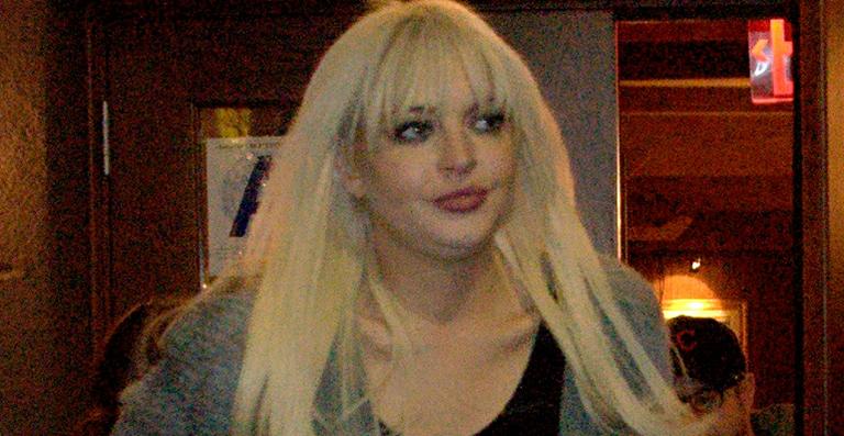 Aparência quase irreconhecível de Lindsay Lohan em Nova York